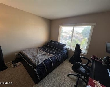 1132 W Sparrow Drive - Photo Thumbnail 25