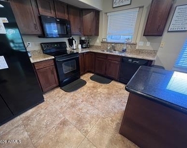 1132 W Sparrow Drive - Photo Thumbnail 9
