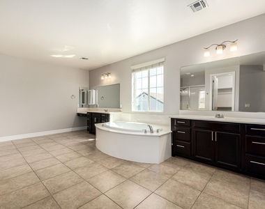 4307 E Yellowstone Place - Photo Thumbnail 49