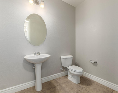 4307 E Yellowstone Place - Photo Thumbnail 8