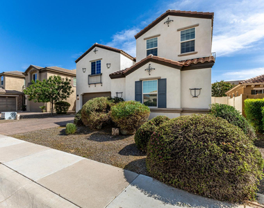 4307 E Yellowstone Place - Photo Thumbnail 3