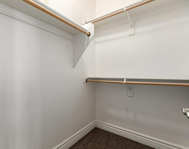 4307 E Yellowstone Place - Photo Thumbnail 16