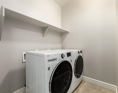 4307 E Yellowstone Place - Photo Thumbnail 24