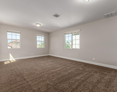 4307 E Yellowstone Place - Photo Thumbnail 34