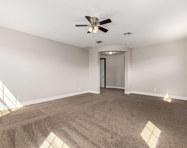 4307 E Yellowstone Place - Photo Thumbnail 31