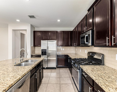 4307 E Yellowstone Place - Photo Thumbnail 30