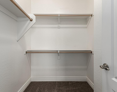 4307 E Yellowstone Place - Photo Thumbnail 4