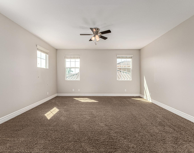 4307 E Yellowstone Place - Photo Thumbnail 32