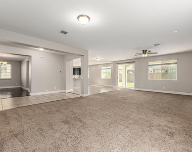 4307 E Yellowstone Place - Photo Thumbnail 12