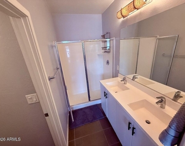 2329 E Huntington Drive - Photo Thumbnail 12