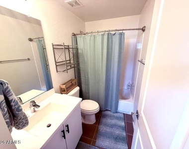 2329 E Huntington Drive - Photo Thumbnail 17