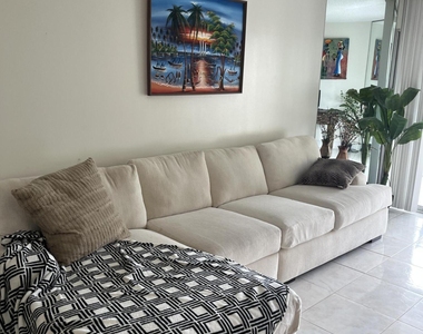 3871 Via Poinciana - Photo Thumbnail 1