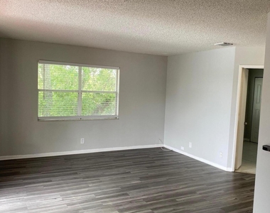 11453 Nw 35th Street - Photo Thumbnail 5