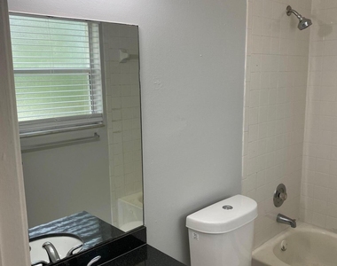 11453 Nw 35th Street - Photo Thumbnail 12