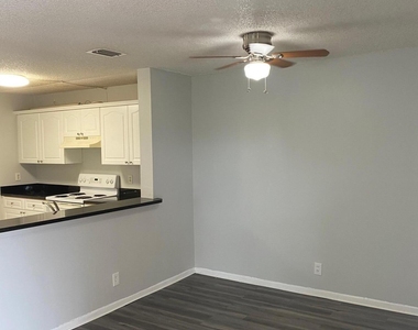 11453 Nw 35th Street - Photo Thumbnail 4