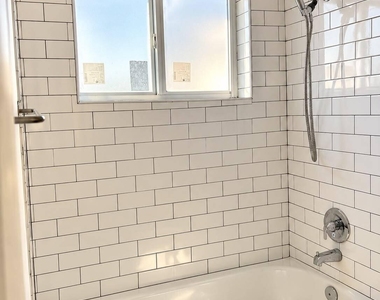 904 Ne 12th - Photo Thumbnail 6