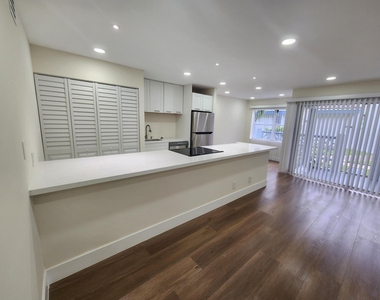 2011 Nw 46th Avenue - Photo Thumbnail 2