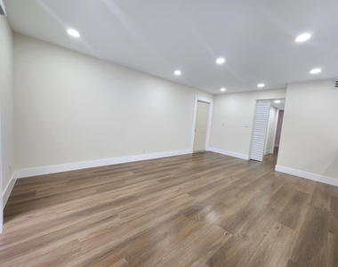 2011 Nw 46th Avenue - Photo Thumbnail 3