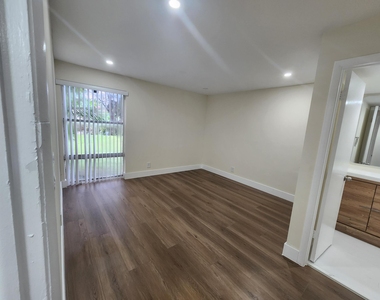 2011 Nw 46th Avenue - Photo Thumbnail 14