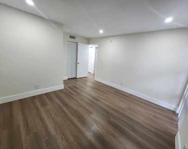 2011 Nw 46th Avenue - Photo Thumbnail 13