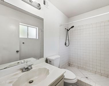 904 W Malibu Drive - Photo Thumbnail 17