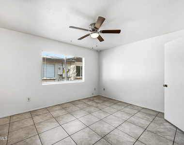 904 W Malibu Drive - Photo Thumbnail 10
