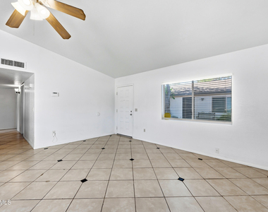 904 W Malibu Drive - Photo Thumbnail 4