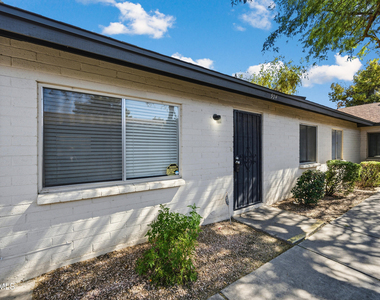 904 W Malibu Drive - Photo Thumbnail 1
