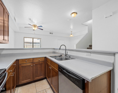 4608 W Maryland Avenue - Photo Thumbnail 8