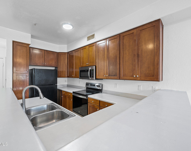 4608 W Maryland Avenue - Photo Thumbnail 7
