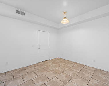 4608 W Maryland Avenue - Photo Thumbnail 4