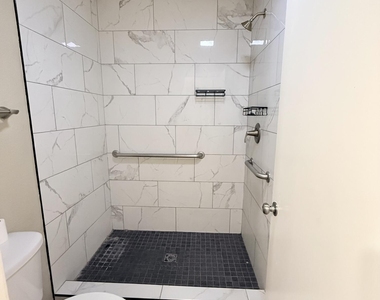 2913 W Woodridge Drive - Photo Thumbnail 8