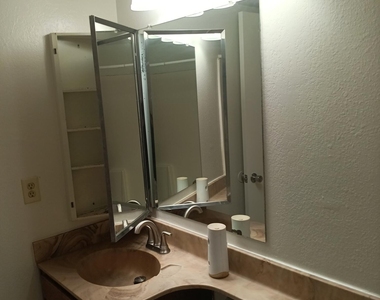 623 W Guadalupe Road - Photo Thumbnail 3