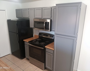 623 W Guadalupe Road - Photo Thumbnail 12