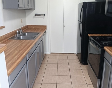 623 W Guadalupe Road - Photo Thumbnail 7