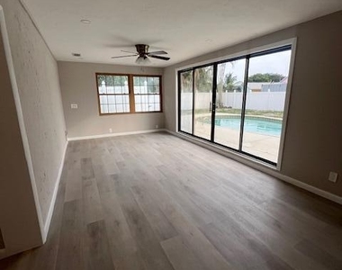 7187 Thompson Road - Photo Thumbnail 20