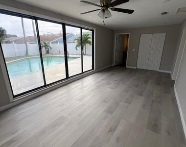 7187 Thompson Road - Photo Thumbnail 22