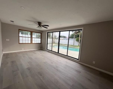 7187 Thompson Road - Photo Thumbnail 21