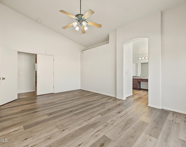 92 W Ivanhoe Street - Photo Thumbnail 16