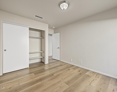 92 W Ivanhoe Street - Photo Thumbnail 21