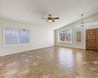 92 W Ivanhoe Street - Photo Thumbnail 6