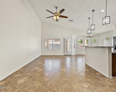 92 W Ivanhoe Street - Photo Thumbnail 10
