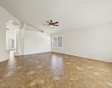 92 W Ivanhoe Street - Photo Thumbnail 8