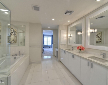 7181 E Camelback Road - Photo Thumbnail 8