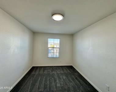 905 S Canal Drive - Photo Thumbnail 37