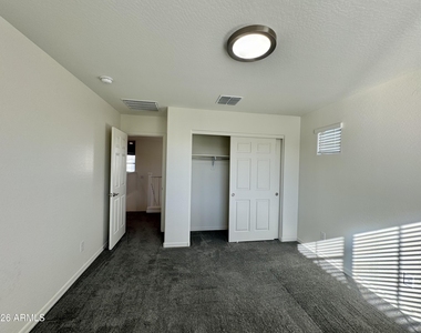 905 S Canal Drive - Photo Thumbnail 28