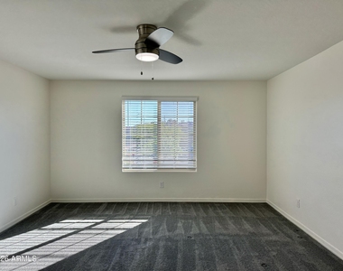 905 S Canal Drive - Photo Thumbnail 16