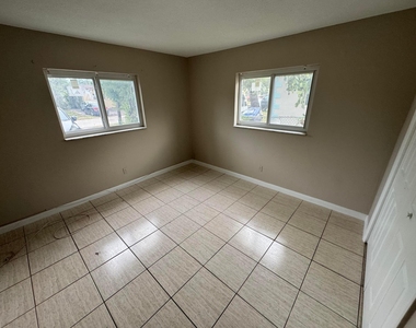 5215 Nw 16th Street - Photo Thumbnail 12