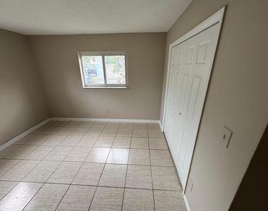5215 Nw 16th Street - Photo Thumbnail 11