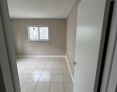 5215 Nw 16th Street - Photo Thumbnail 14